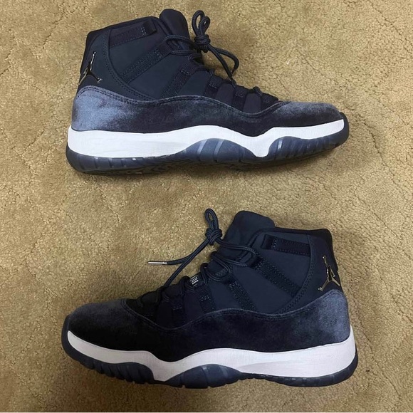 Air Jordan 11 - Picture 1 of 5